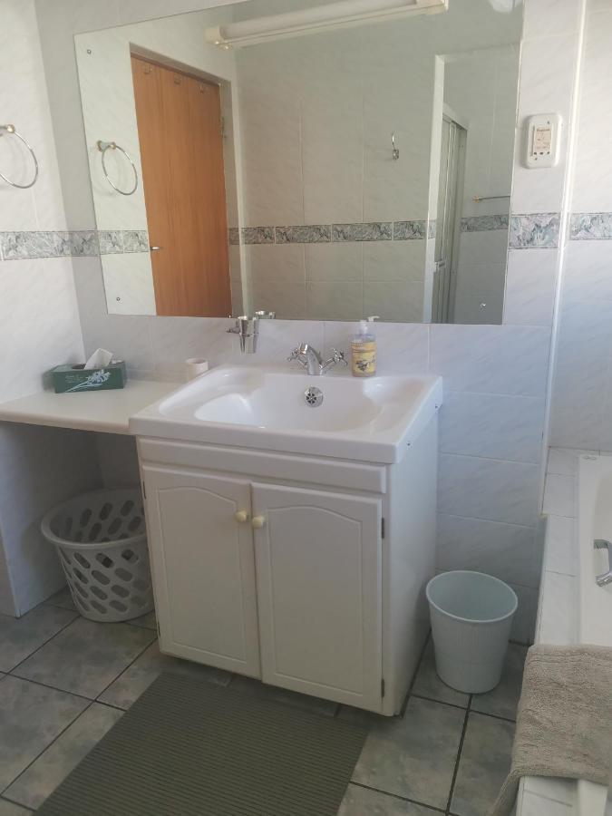 דירות סטלנבוש Eikepark Self Catering מראה חיצוני תמונה