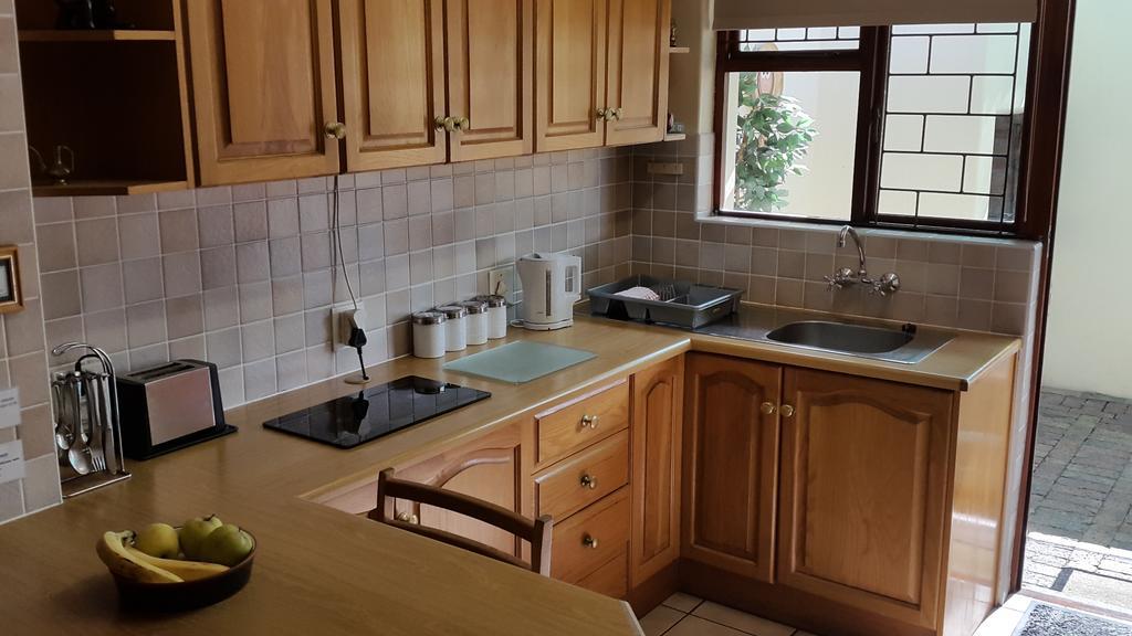 דירות סטלנבוש Eikepark Self Catering מראה חיצוני תמונה