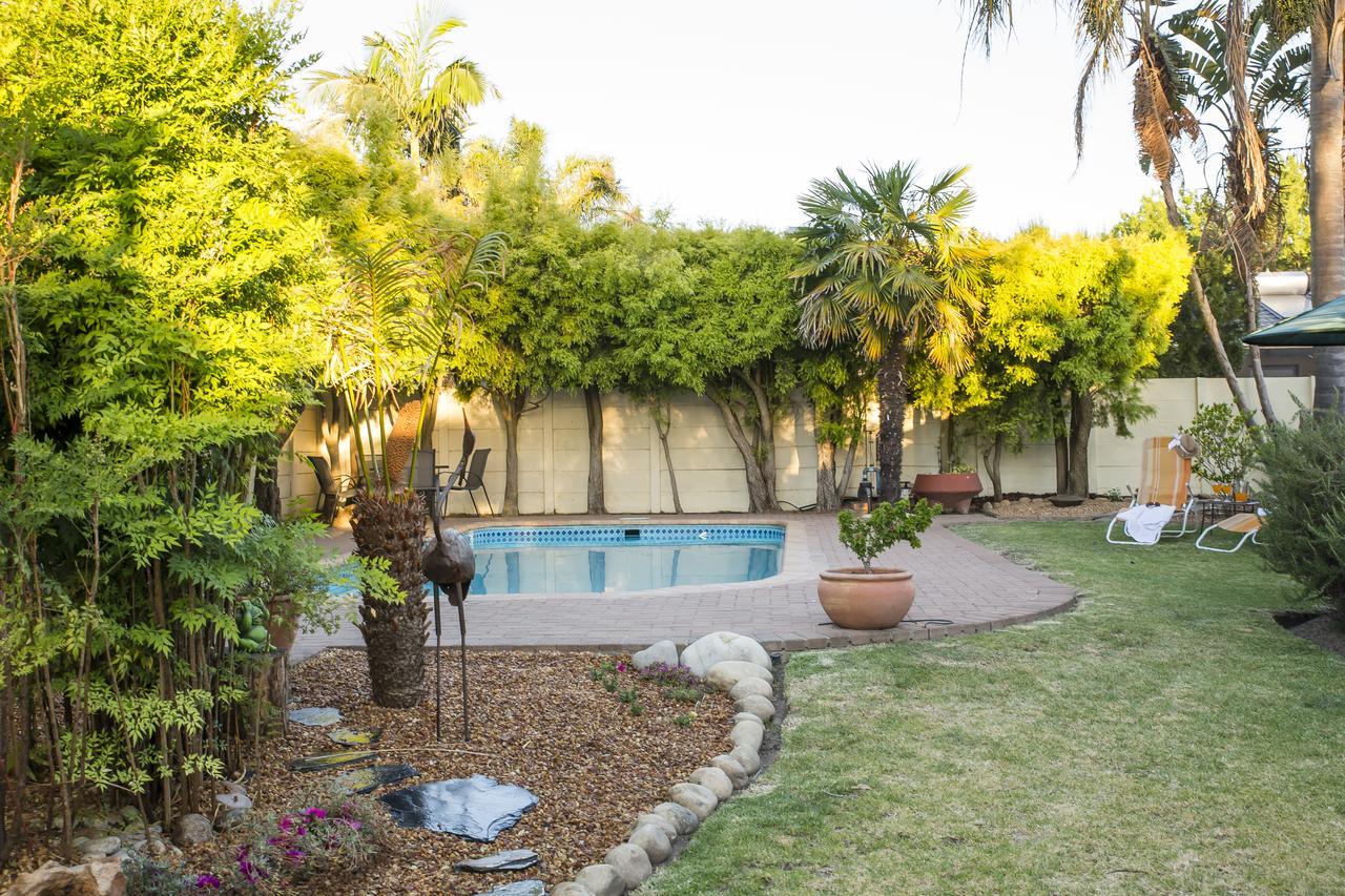 דירות סטלנבוש Eikepark Self Catering מראה חיצוני תמונה