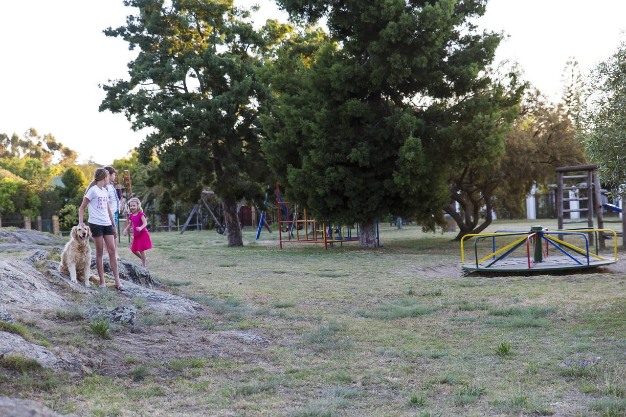 דירות סטלנבוש Eikepark Self Catering מראה חיצוני תמונה