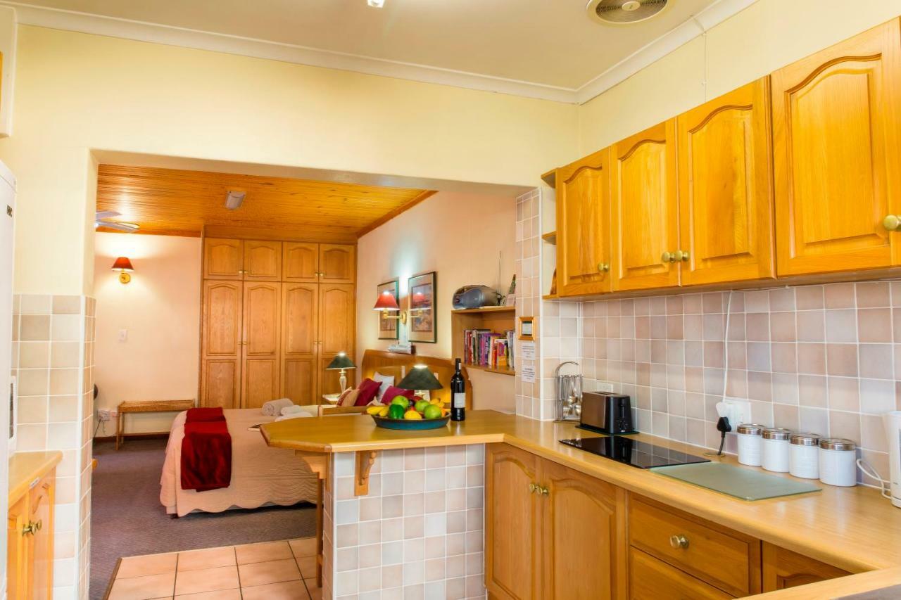 דירות סטלנבוש Eikepark Self Catering מראה חיצוני תמונה
